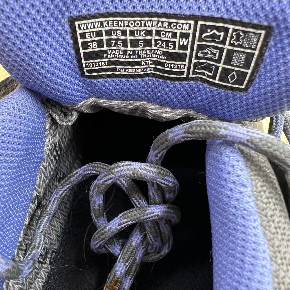 Keen Women's Gray Hiking Shoes with Yellow Logo - Picture 9 of 10